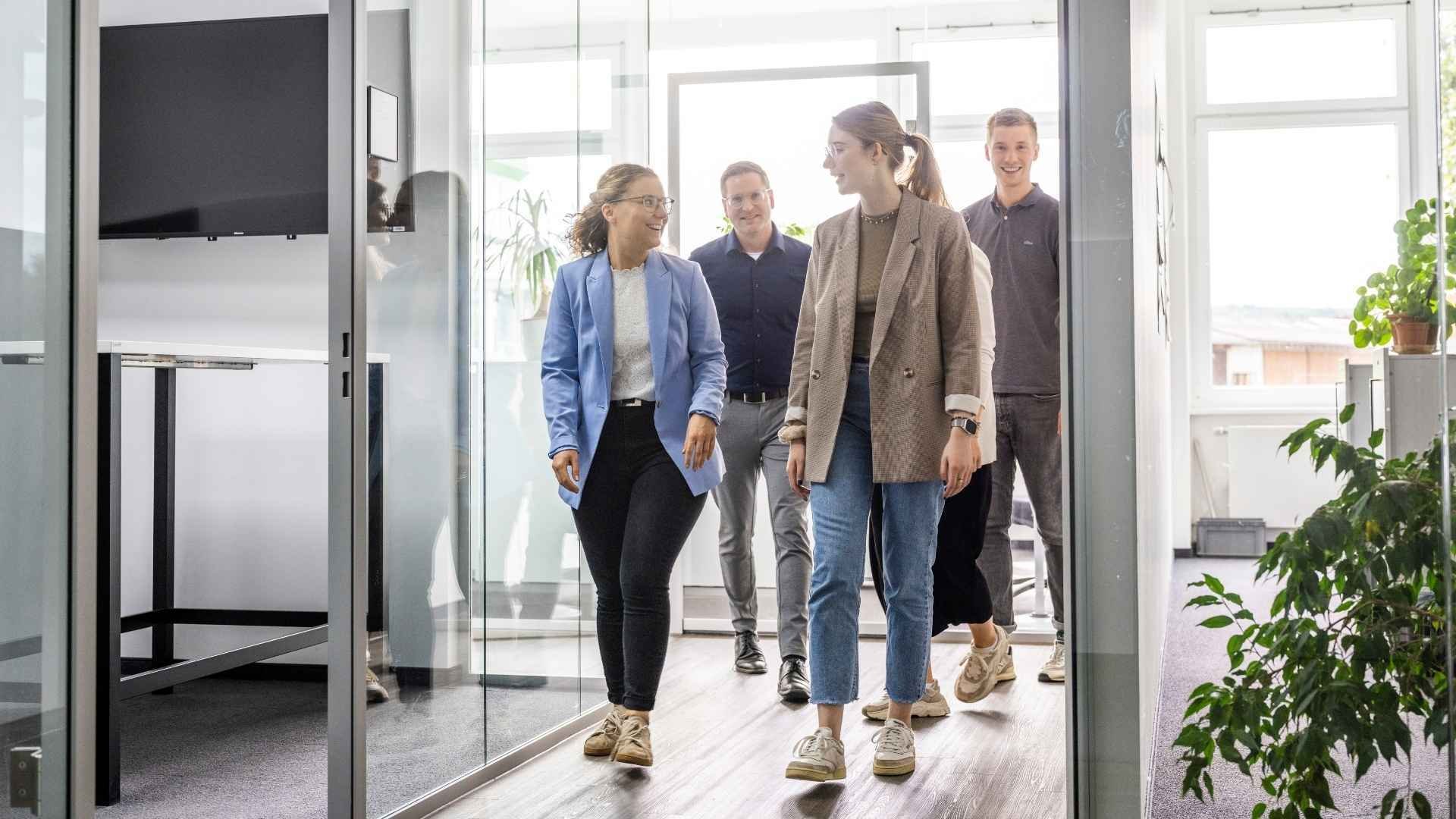 Hygiene-Employees-Office-Walking