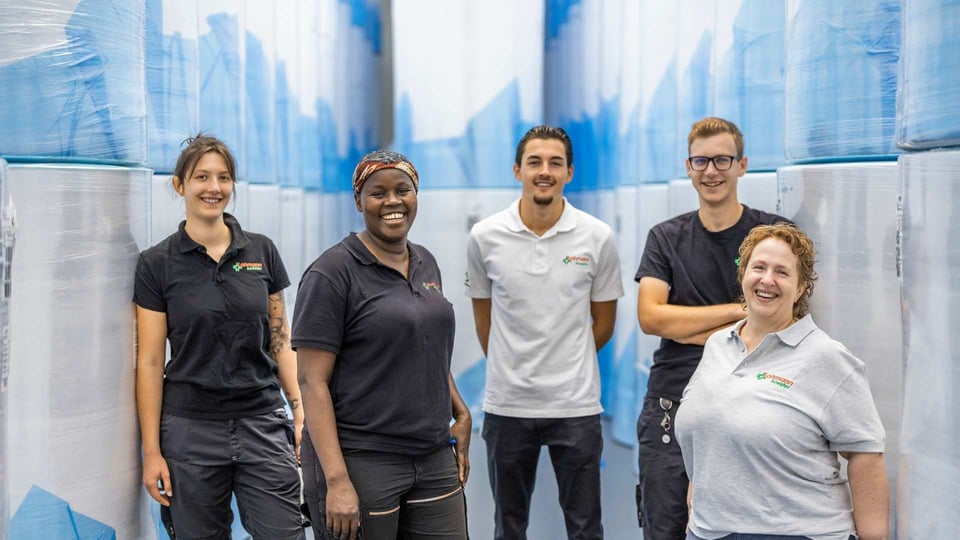 Hygiene-Logistic-Colleagues-Warehouse